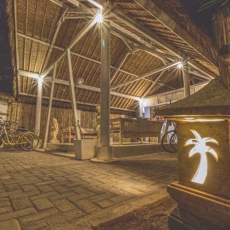 Sunset Palms Resort Gili Trawangan Buitenkant foto