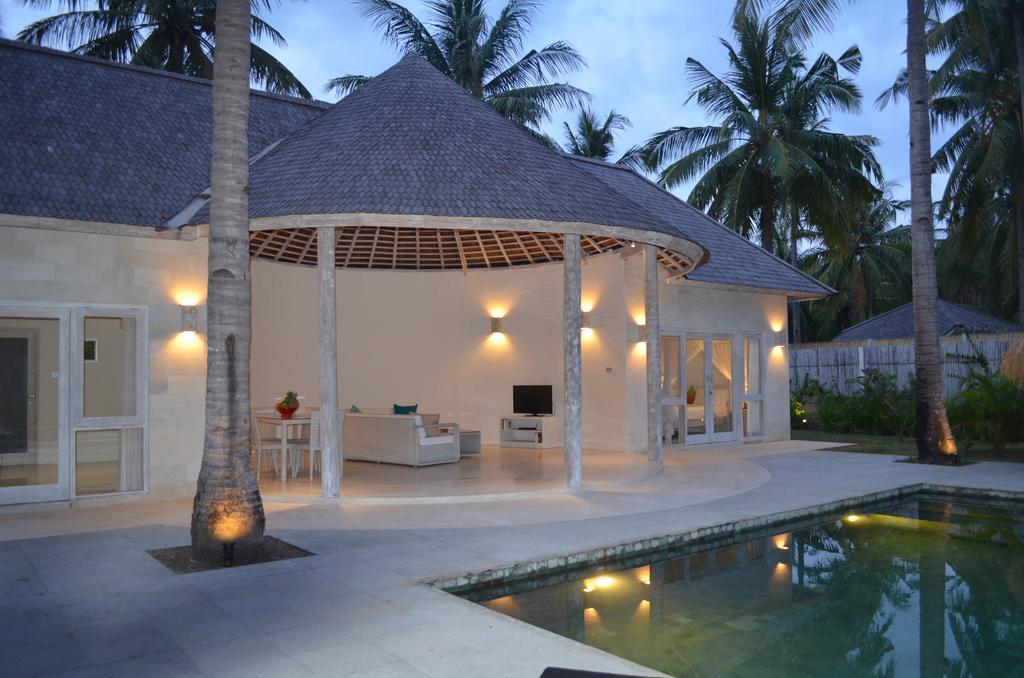 Sunset Palms Resort Gili Trawangan Buitenkant foto
