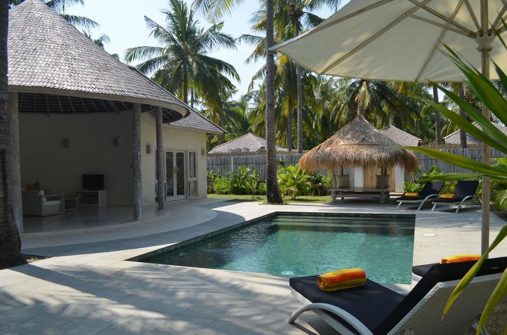 Sunset Palms Resort Gili Trawangan Buitenkant foto
