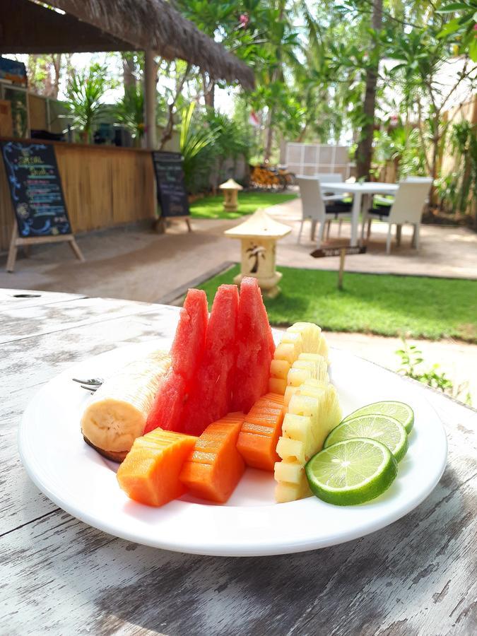 Sunset Palms Resort Gili Trawangan Buitenkant foto