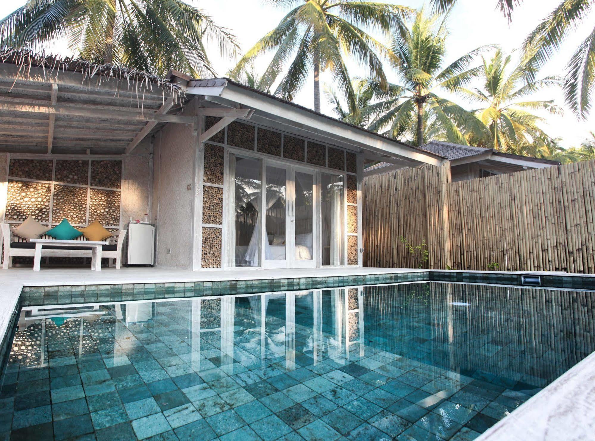 Sunset Palms Resort Gili Trawangan Buitenkant foto